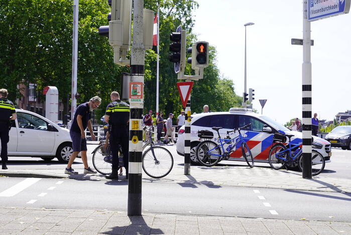 Fietser gewond bij aanrijding op kruising