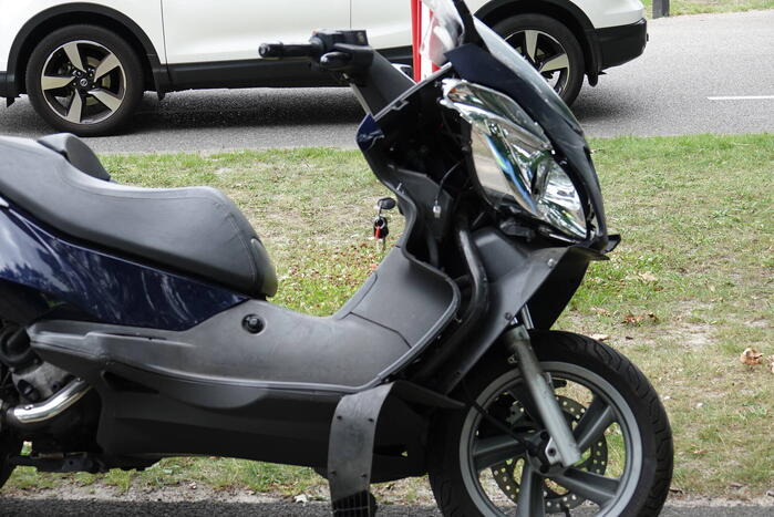 Motorrijder gewond bij botsing met personenauto