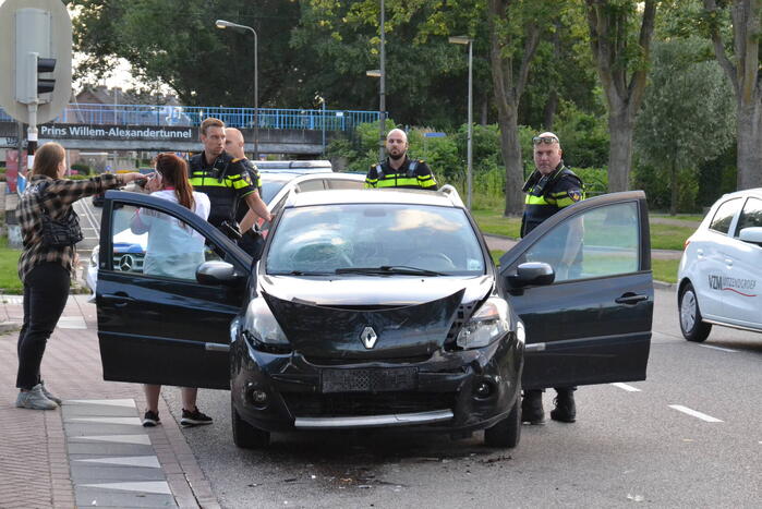 Schade na ongeval op kruising