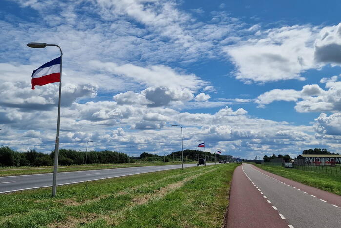 Omgekeerde vlaggen demonstratie Lelystad airport