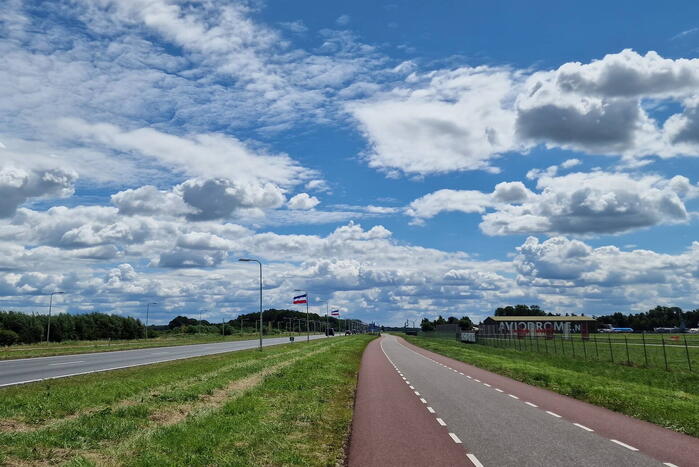 Omgekeerde vlaggen demonstratie Lelystad airport