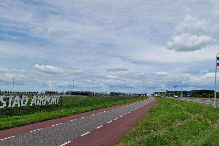 Omgekeerde vlaggen demonstratie Lelystad airport