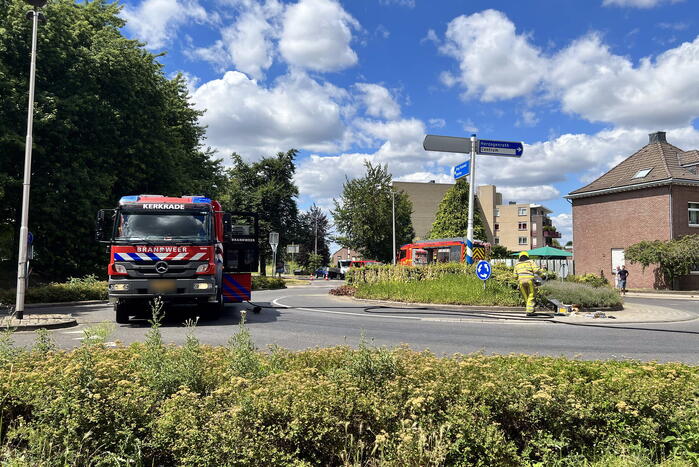 Aanhanger van vrachtwagen gekanteld