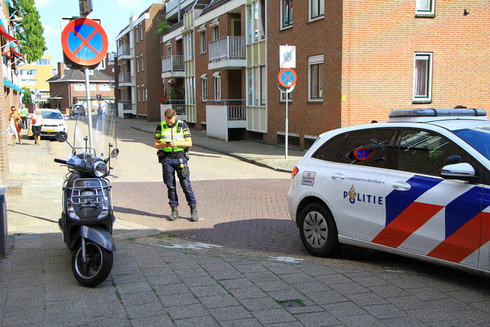 Scooterrijder gaat onderuit en raakt gewond