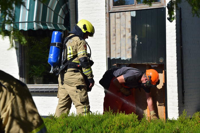 Isolatie vat vlam door wegbranden van verf