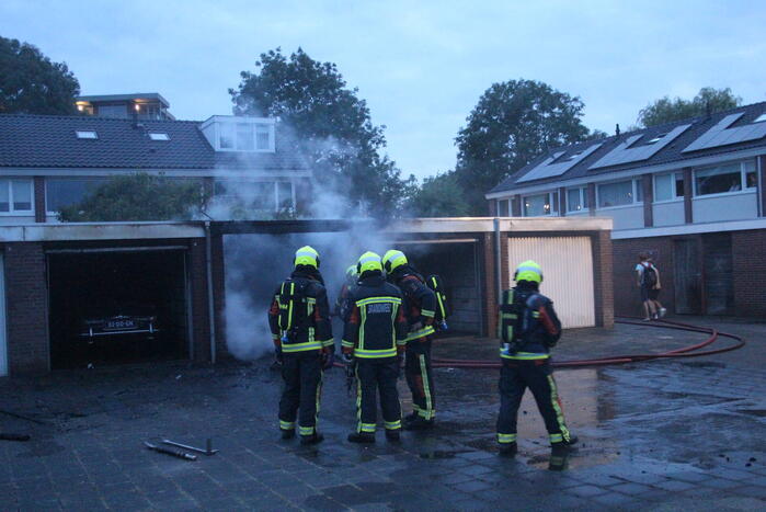 Flinke brand in meerdere garageboxen