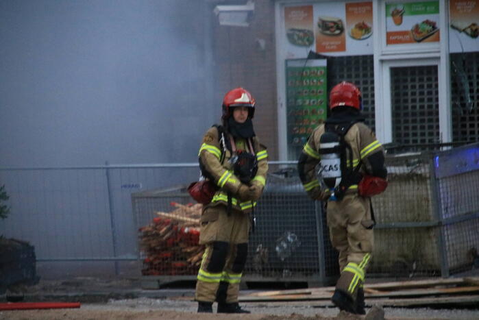 Enorme schade en brand na plofkraak