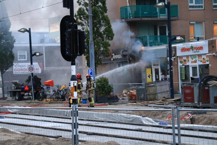 Enorme schade en brand na plofkraak