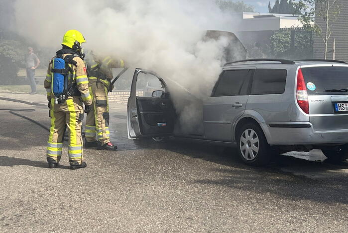Auto verwoest vanwege brand