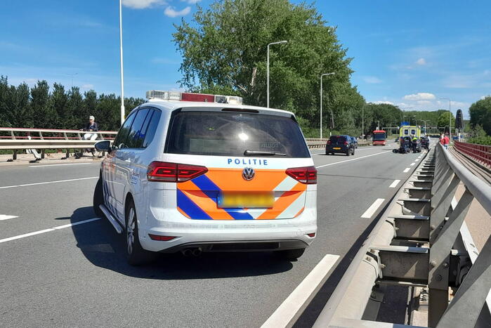 Motorrijder gewond bij botsing met auto