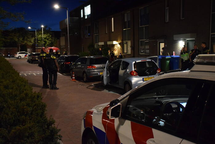 Gewonde bij schietpartij vanuit auto in woonwijk