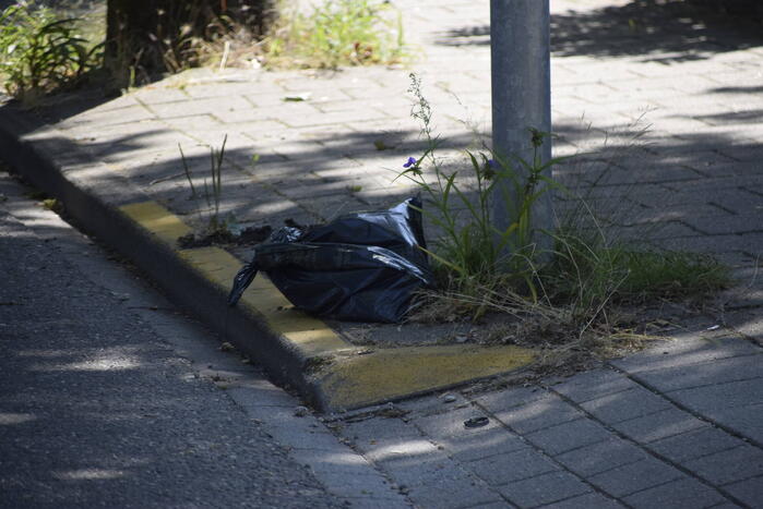 Brandweer doet onderzoek naar zak met onbekende stof