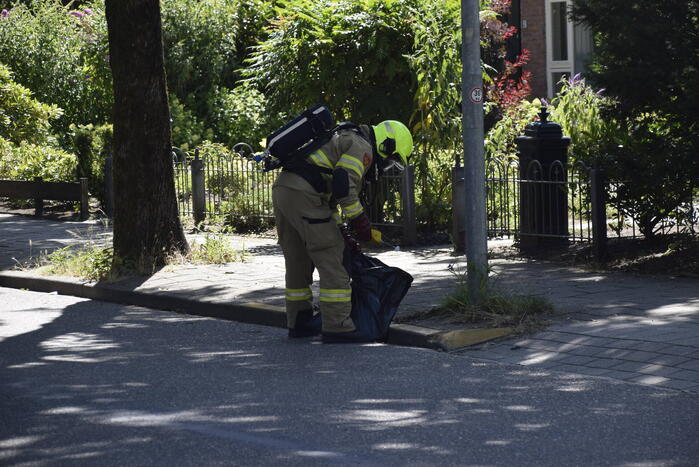 Brandweer doet onderzoek naar zak met onbekende stof
