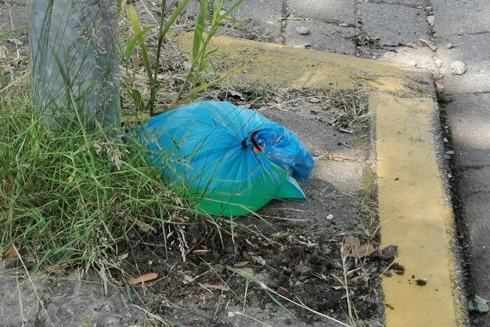 Brandweer doet onderzoek naar zak met onbekende stof
