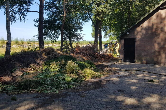 Brand in stapel snoeiafval