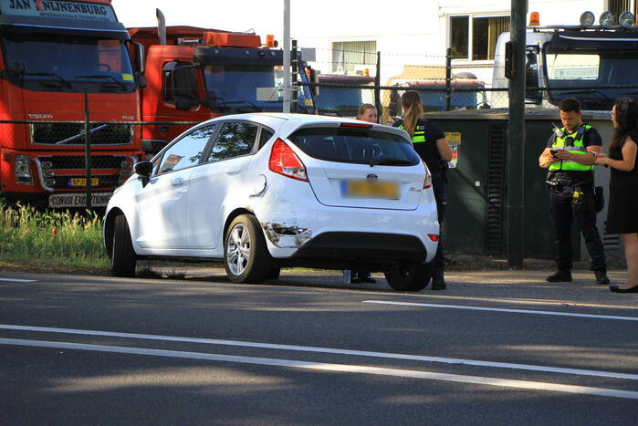 Auto op zijn kop na ongeval