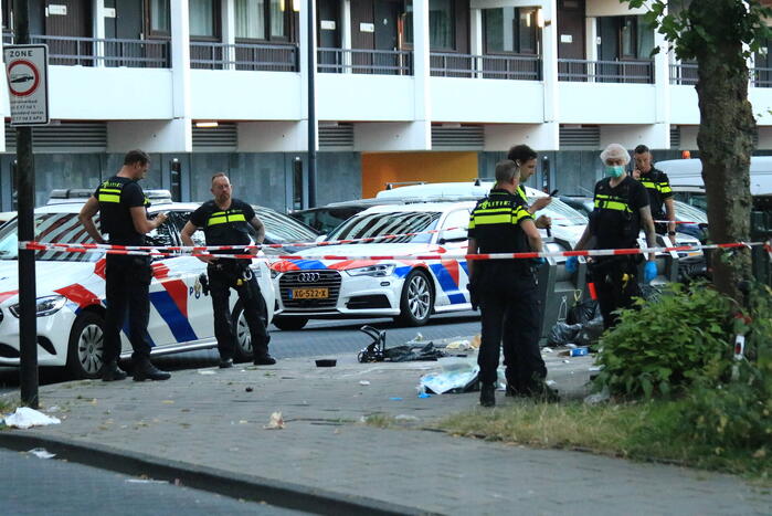 Politie onderzoekt schietpartij op straat