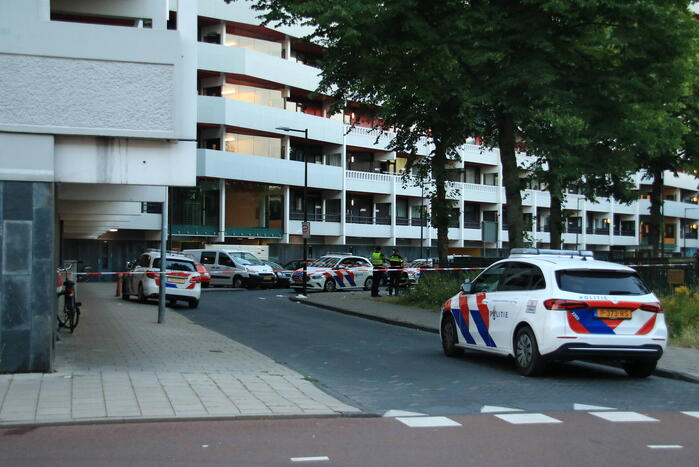 Politie onderzoekt schietpartij op straat