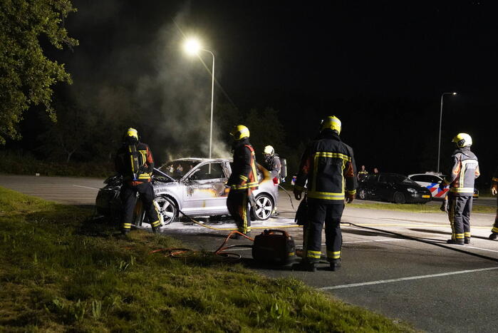 Auto volledig uitgebrand