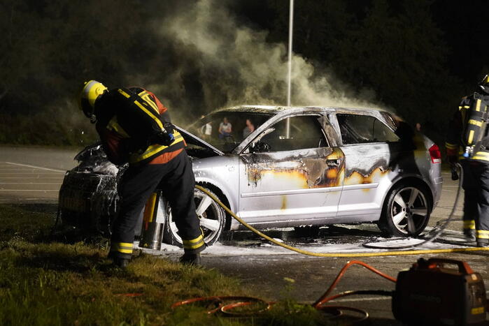 Auto volledig uitgebrand
