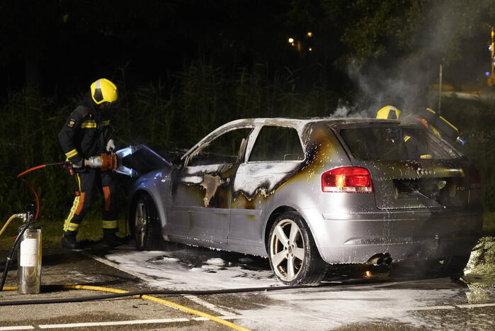 Auto volledig uitgebrand