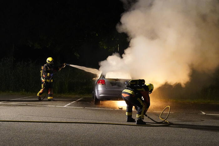 Auto volledig uitgebrand