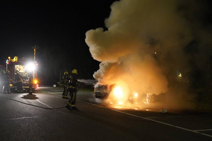 Auto volledig uitgebrand