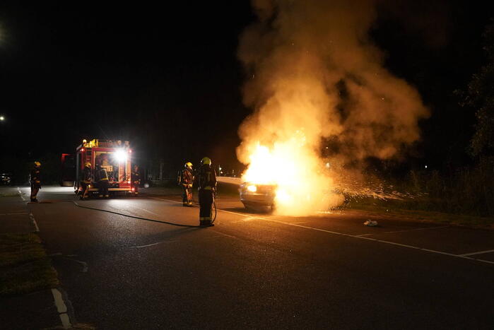 Auto volledig uitgebrand