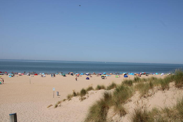 Drukte op het Maasvlaktestrand