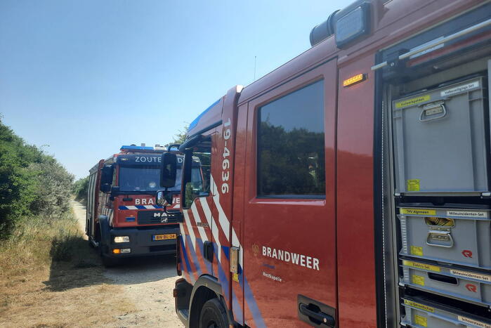 Brand op wandelpad in natuurgebied snel gedoofd