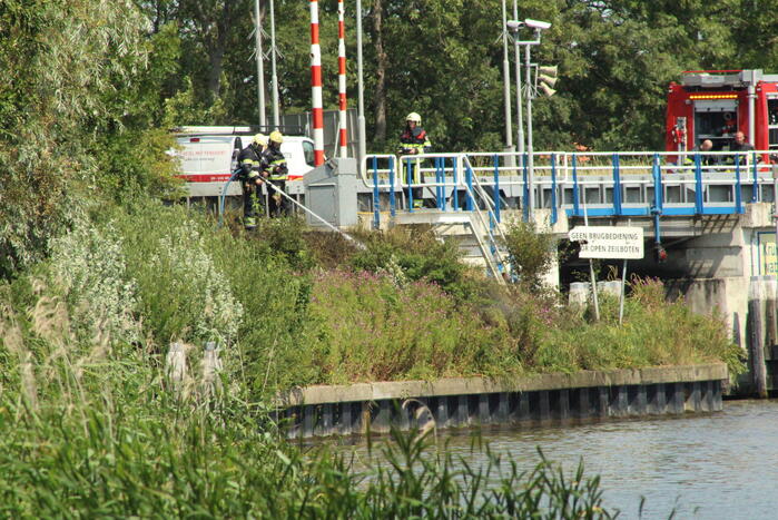 Brand naast Kruiswaterbrug geblust