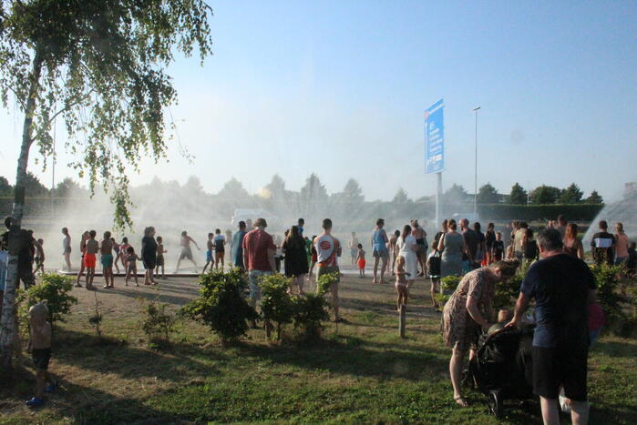 Brandweerkorps zorgt voor waterfestijn