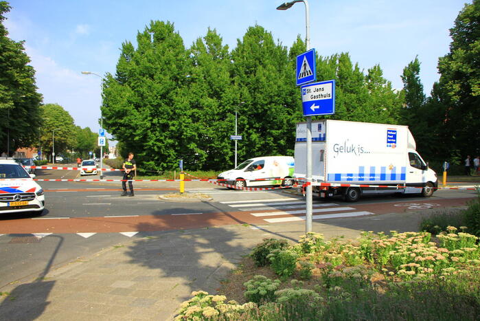 Persoon gewond bij aanrijding door bakwagen