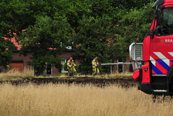 Voorbijrijdende brandweer ontdekt heidebrand