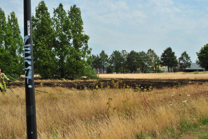 Voorbijrijdende brandweer ontdekt heidebrand