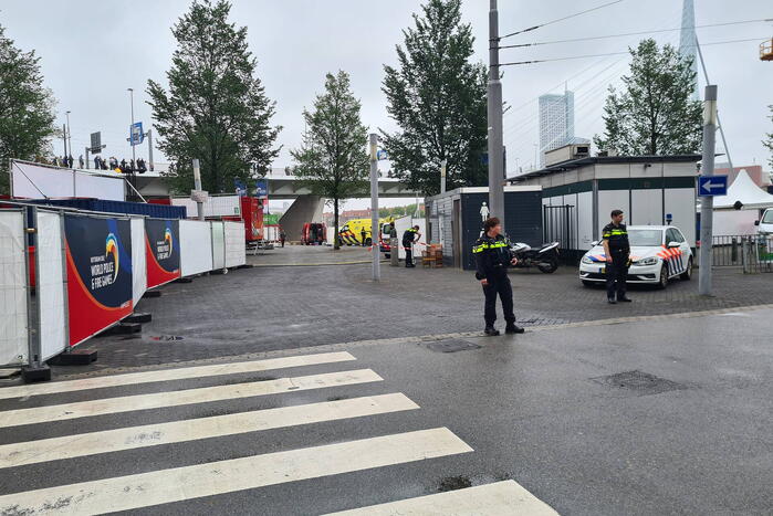 Watertaxi botst op Spido-rondvaartboot bij Erasmusbrug
