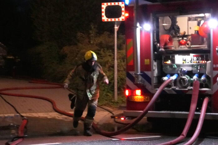 Brand in schuur snel onder controle