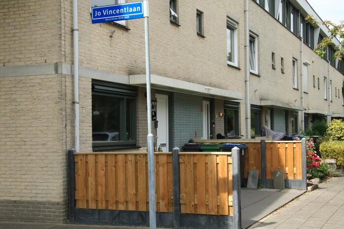 Politie doet onderzoek naar kogelgaten in woning