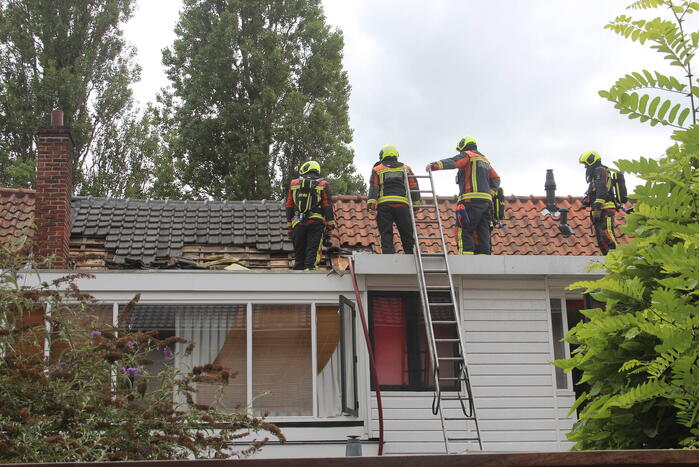 Flinke rookontwikkeling bij dakbrand