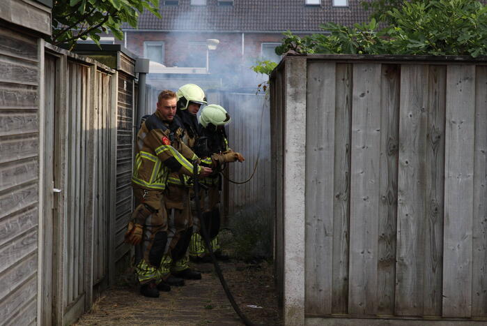 Schuurbrand snel onder controle