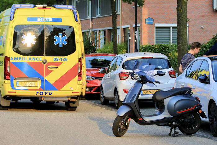 Scooterrijder gaat onderuit en raakt gewond