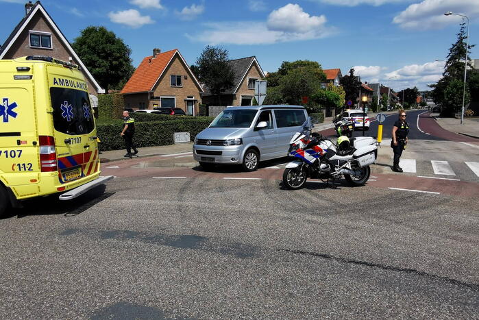 Scooterrijder gewond bij aanrijding met bestelbus