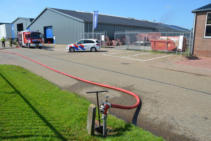 Brand op boot in loods snel geblust