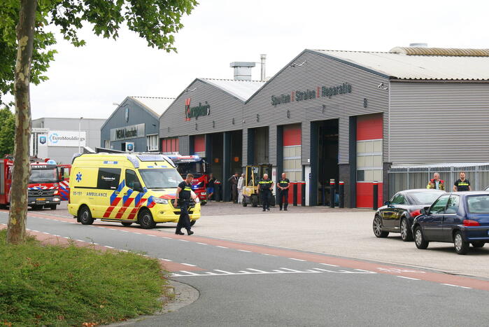 Gewonde bij brand bedrijfshal metaalbedrijf