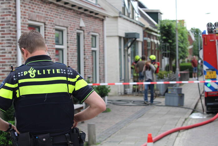 Middelbrand in woonhuis snel onder controle