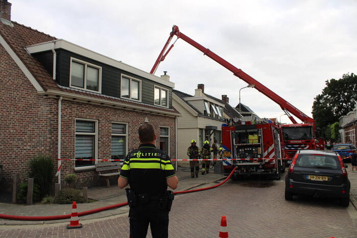 Middelbrand in woonhuis snel onder controle