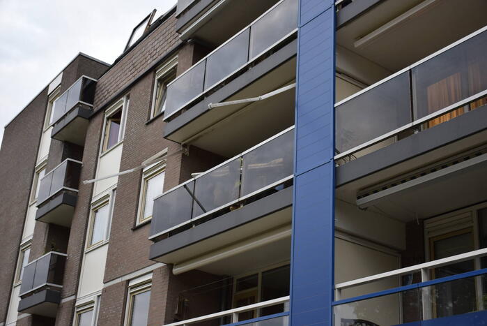 Brandweer ingezet voor loshangend zonnescherm