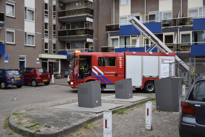 Brandweer ingezet voor loshangend zonnescherm