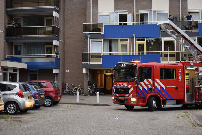 Brandweer ingezet voor loshangend zonnescherm