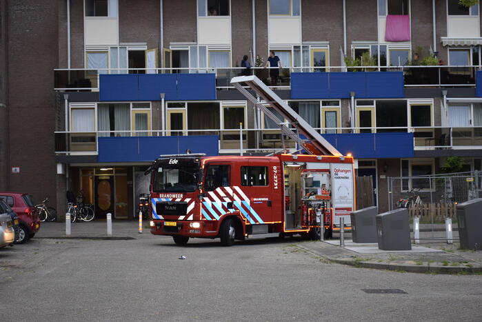 Brandweer ingezet voor loshangend zonnescherm